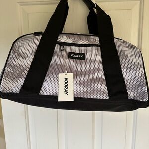 NWT Vooray Burner Gym Duffel Bag Snow Hex Camo